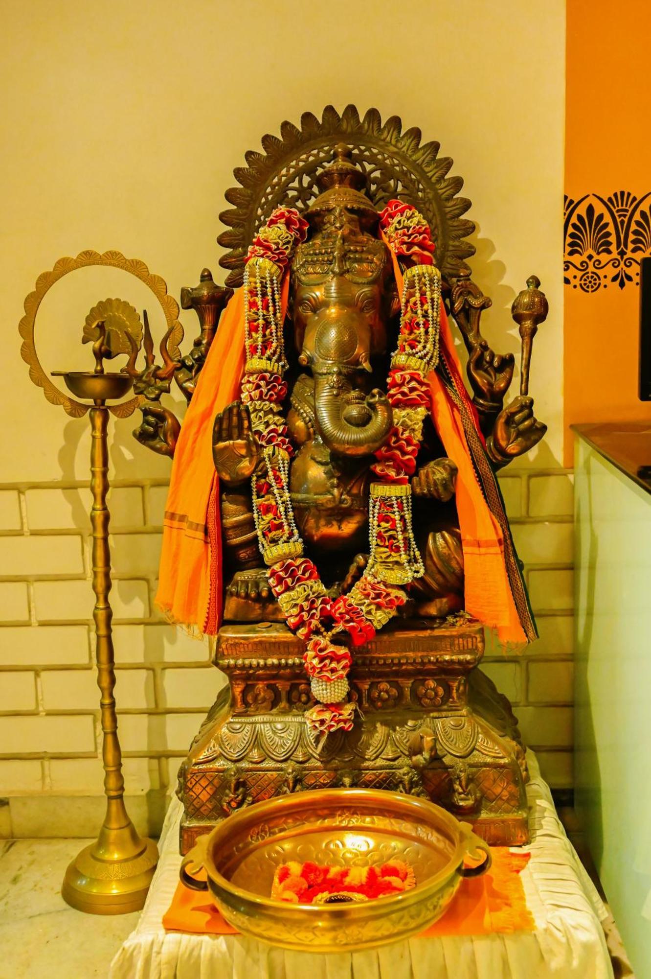Trimrooms Buddha Varanasi Eksteriør billede